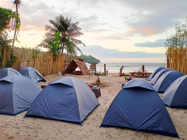 إل نيدو Bucana Kamp Payapa Beachfront المظهر الخارجي الصورة